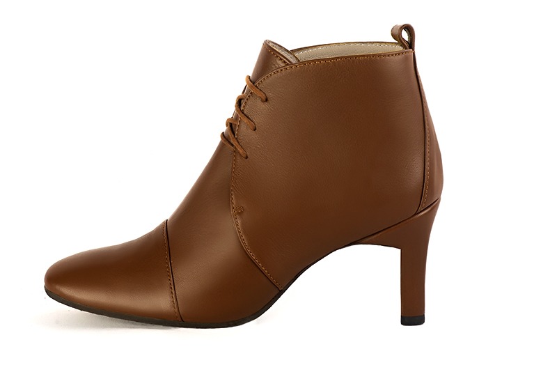 Caramel brown women's ankle boots with laces at the front. Round toe. Medium comma heels. Profile view - Florence KOOIJMAN